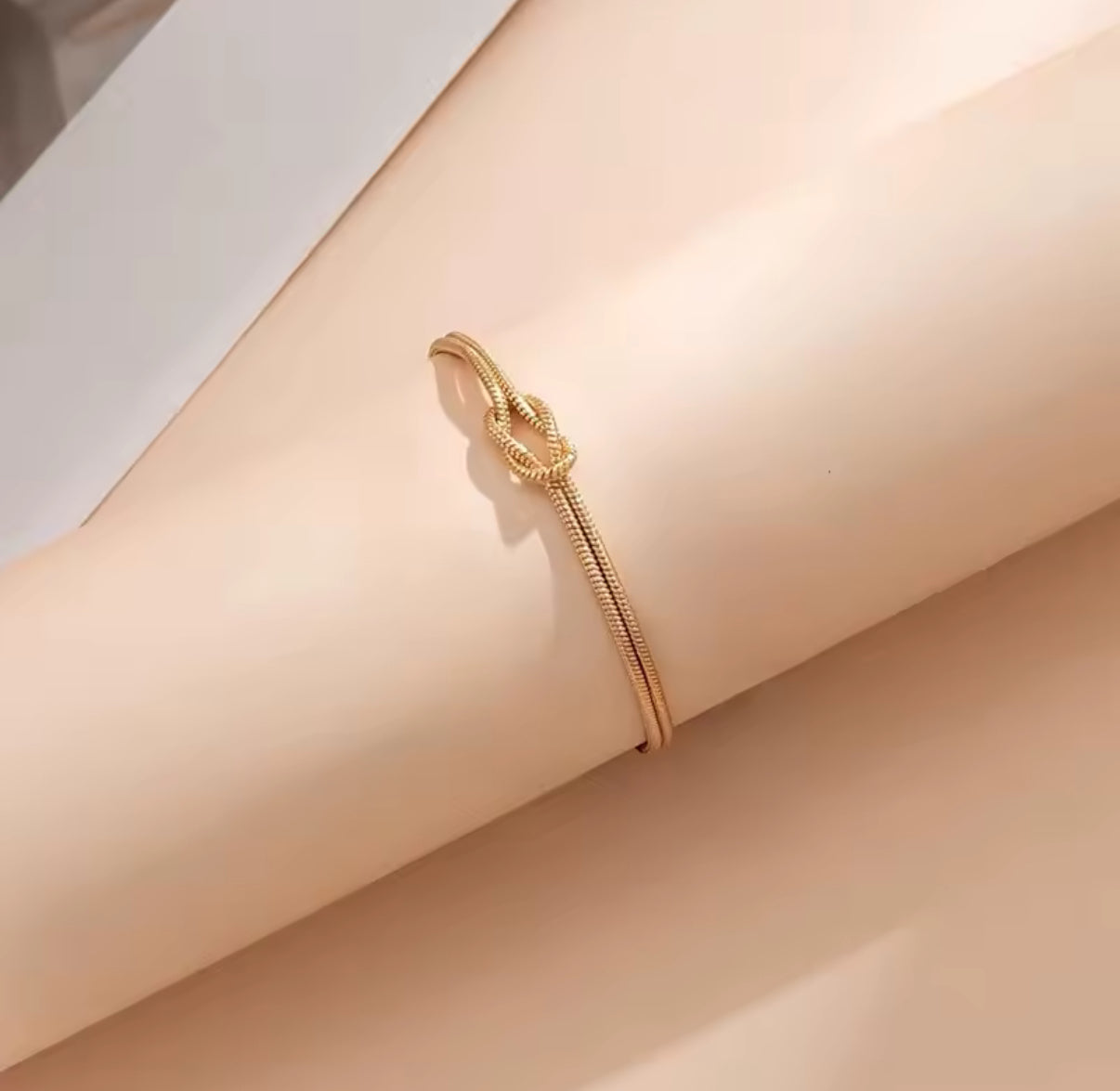 ✨ Bracelet “Lien Éternel” – Un nœud, mille émotions